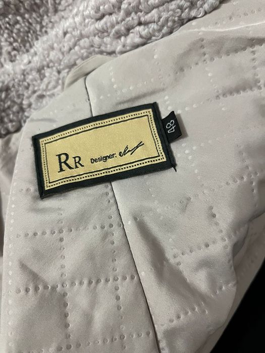 Продам пальто демисезонное.