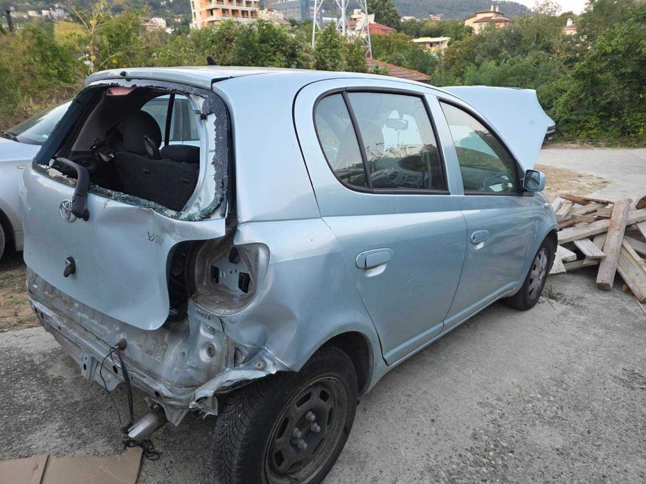 Toyota Yaris на части