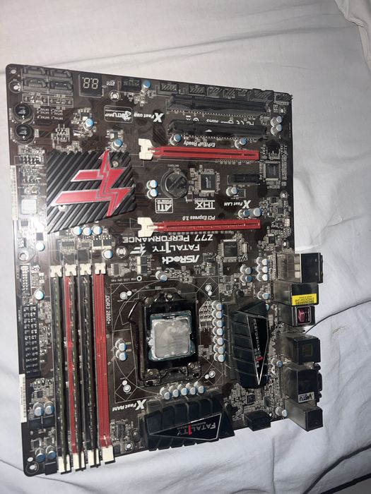 Материнка Asrock fatal1ty z77