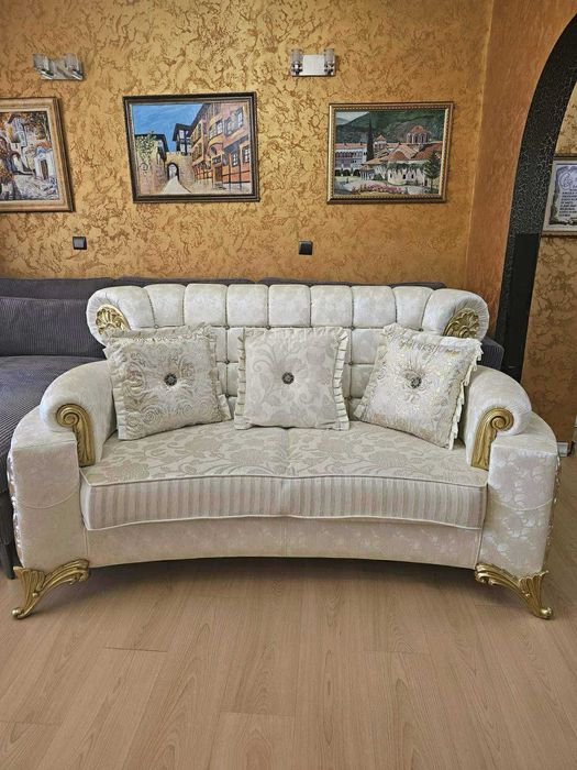 Продавам холова гарнитура