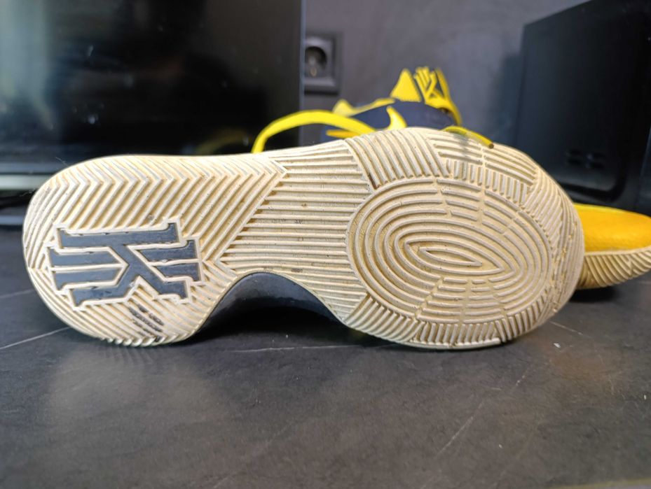 Баскетболни маратонки NIKE