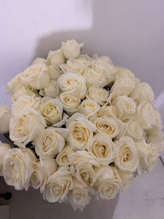Продам белые свежие розы Ромео