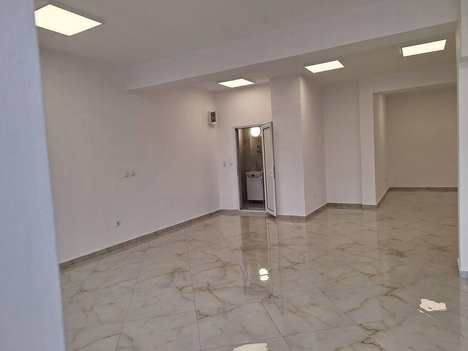 Дава се под наем Магазин в Бургас, Меден рудник - зона В - 96 кв.м за 510 € - Снимка #3