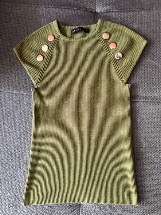 Блуза , без ръкав , плътна материя, неизползвана