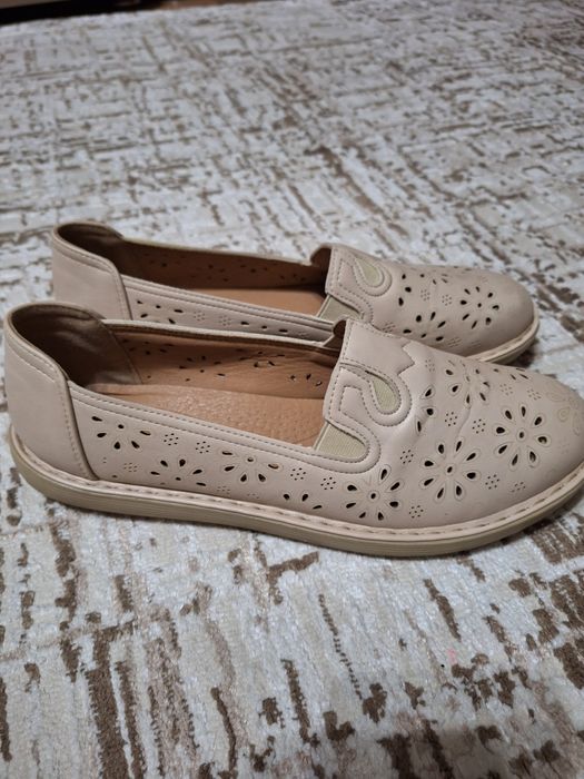 Продам женские туфли