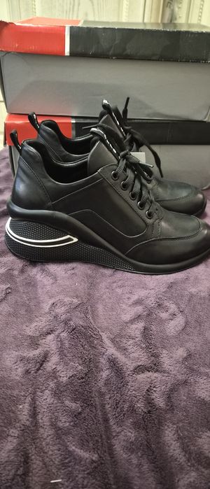 Кеды новые женские.