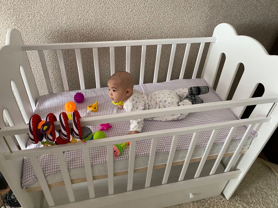 Продам детскую кроватку