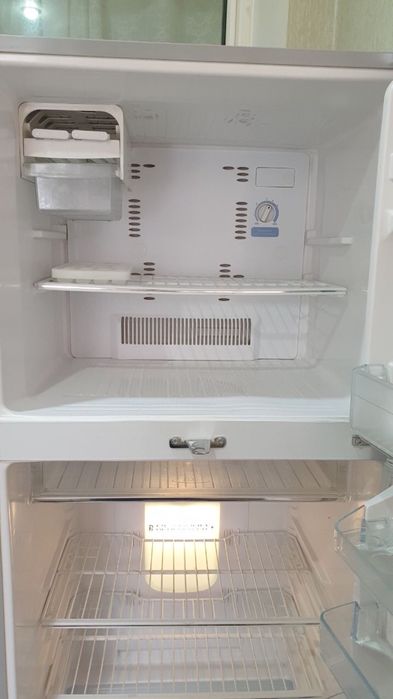 Холодильник TOSHIBA