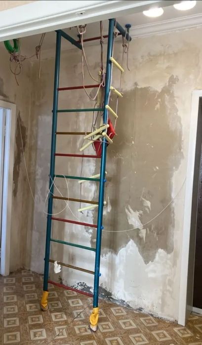 Продаётся детский спортивный уголок для дома.