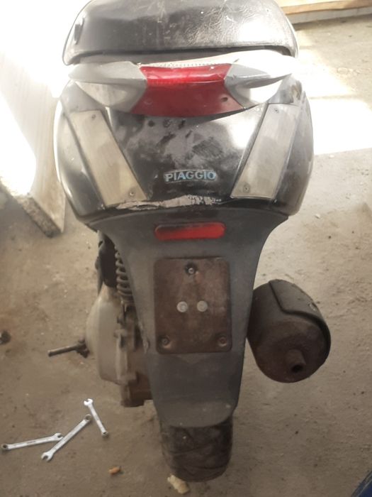 Vand scuter de marca piaggio