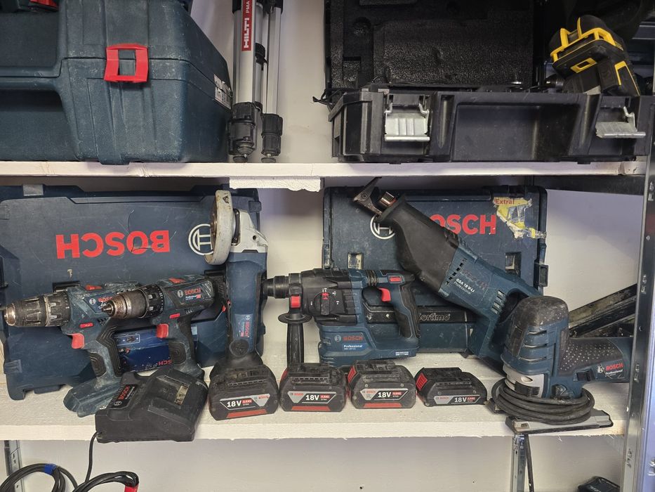 Set 6Bosch 100%originale 4bateri+incarc+cutii tot functioneaza pret fix