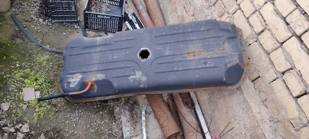 Бензобак от Мерседес Бенс Т1