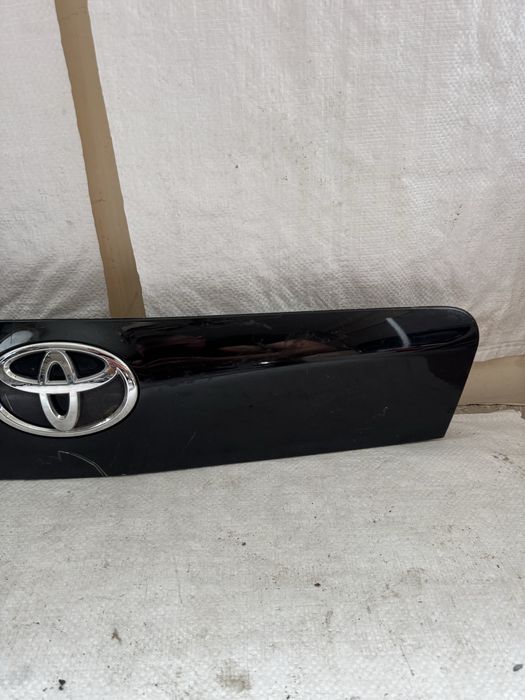 Оригинална лайсна с плефони за багажник Тойота РАВ 4 Toyota RAV 4