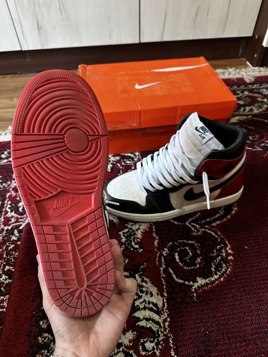 Jordan 1 Retro High OG Black Toe 42