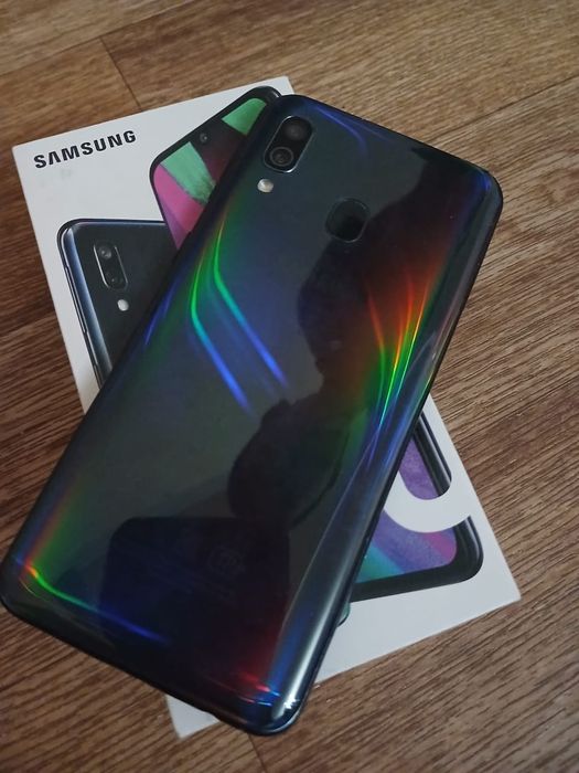 Samsung a40 4/64Gb