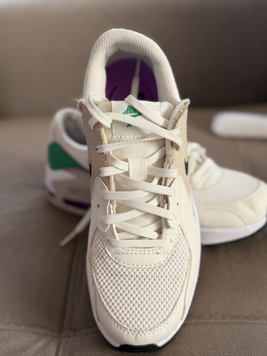 Продавам Nike Air Max Excee