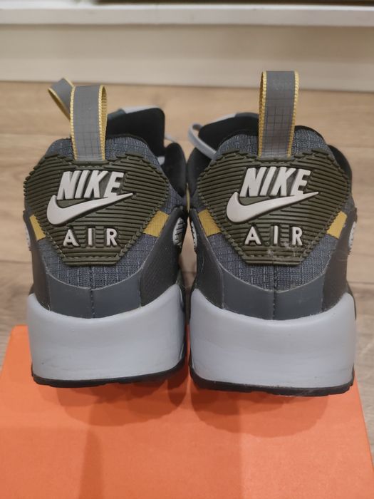 Продавам Nike Air Max 90