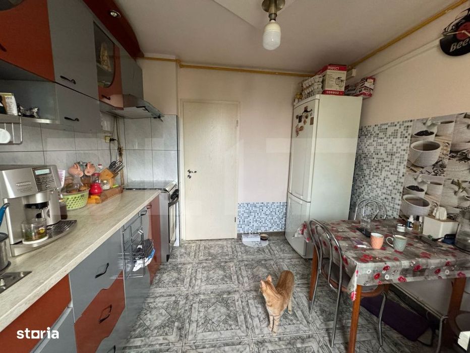 Apartament de vanzare, cu 3 camere decomandat, 61 mp, zona Progresul