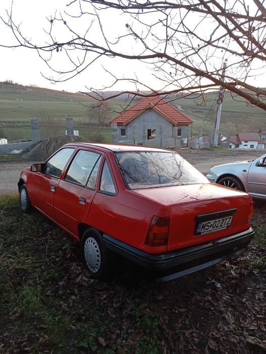 Opel kadett 1989 1.6 benzina