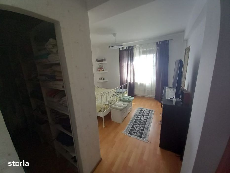 Apartament 3 camere, 67 mp, etaj 3/5, zona Sud