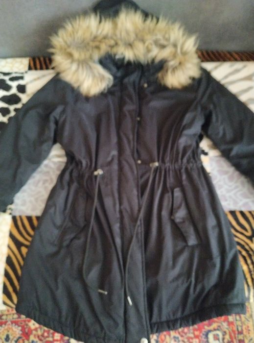Продам куртку женскую