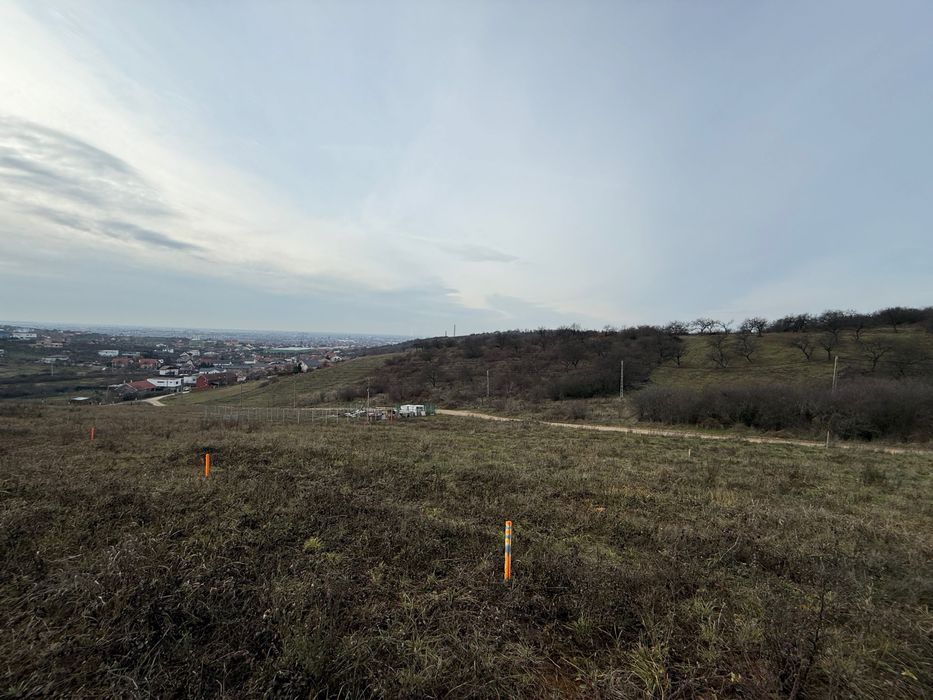 Teren intravilan 840 mp, front 22.41 ml Paleu/Oradea cu view spre oras