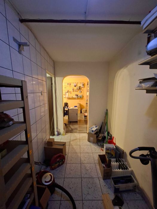 Garsoniera Rahova-Margeanului, Proprietar, Centrala proprie, cu destinatie mixta, atat de  locuit cat si firma (are si iesire separata).