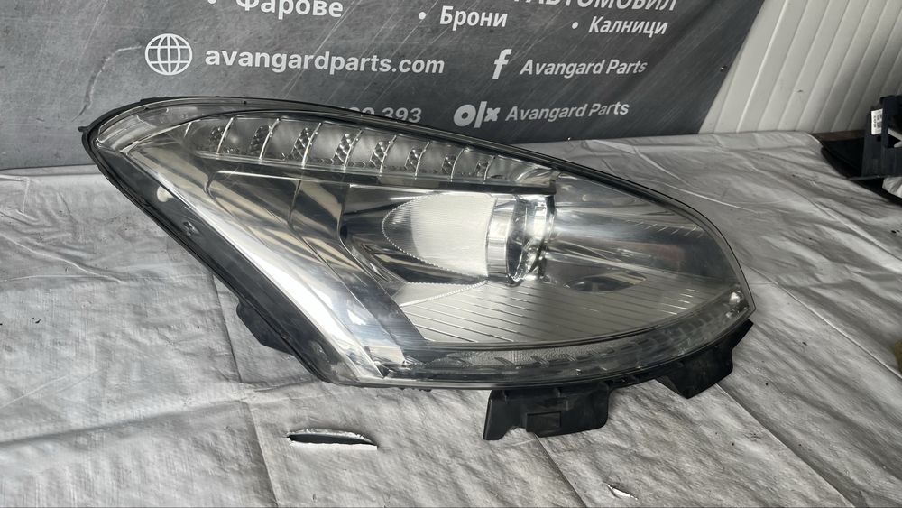Десен фар Citroen C4 Grand Picasso 2011