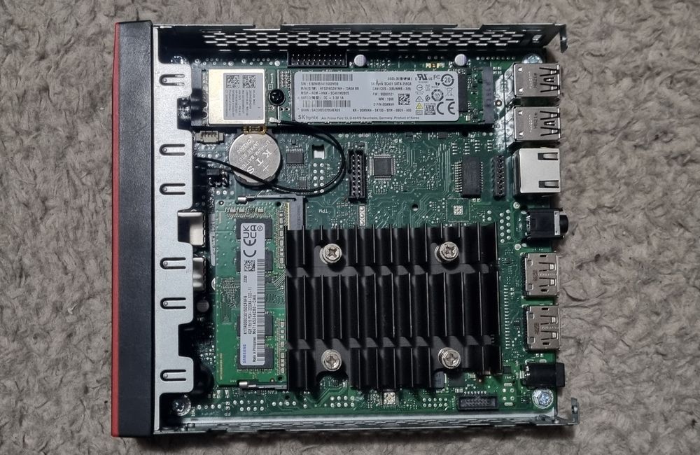 Mini PC Pasiv / Fanless Fujitsu futro740: Intel Celeron J4105 Quad Core/4GB RAM/SSD 256M2/WIFI/Bluetooth + Alimentator