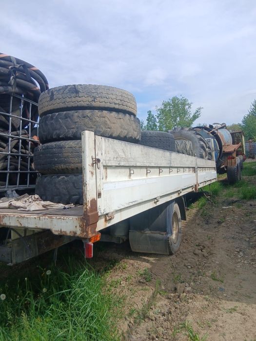 Trailer baloți remorcă agricolă foarte robustă, construită din șasiu de tir, ideală pentru transport baloți, dar și pentru multe alte lucrări agricole