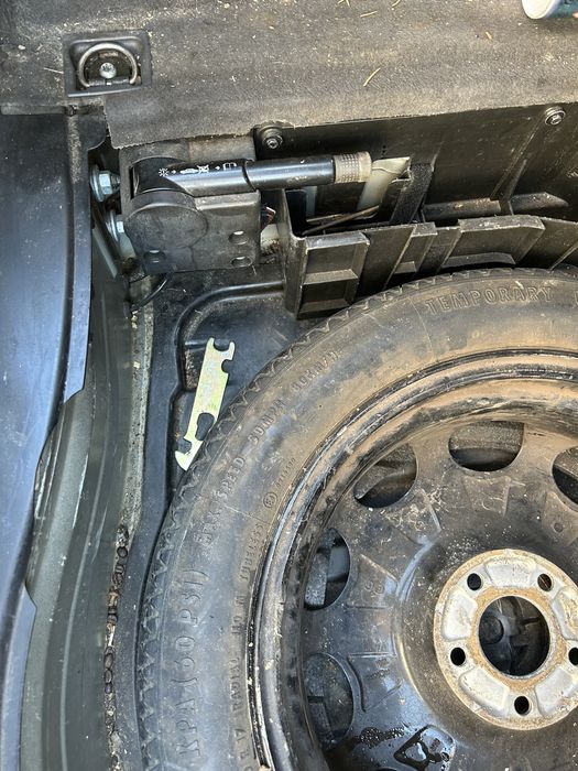 НА ЧАСТИ Mercedes E270 CDI Auto