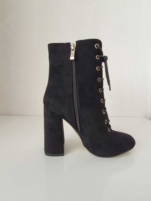 Велурени ботуши Сими