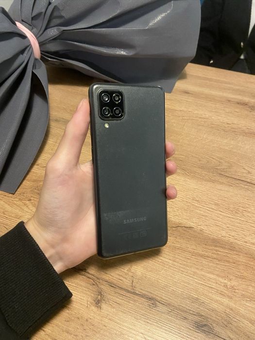 Продам Самсунг А12 64gb