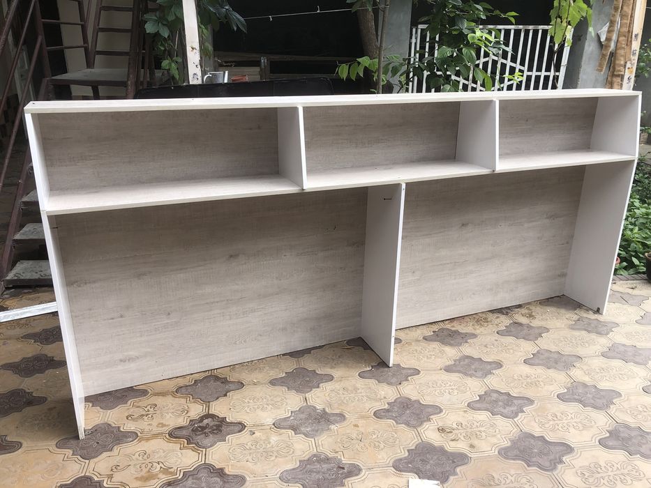Mebel sotiladi.
