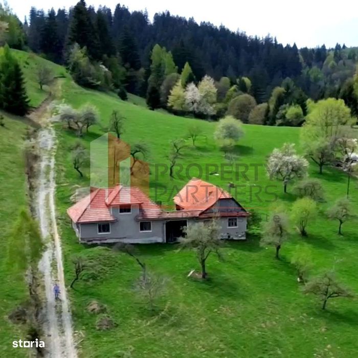 Casă tradițională sat Poarta, comuna Bran teren 1000 mp