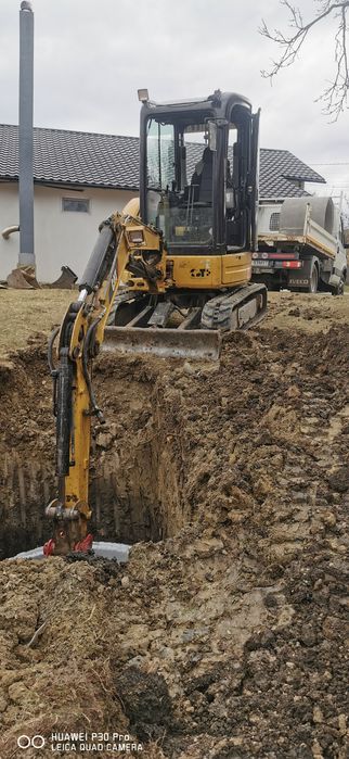 Prestari servicii cu miniexcavator și camioneta basculabila