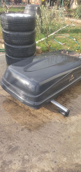 Vând jante aluminiu și anvelope  225/50/R17 M+S,și box auto... FOTO