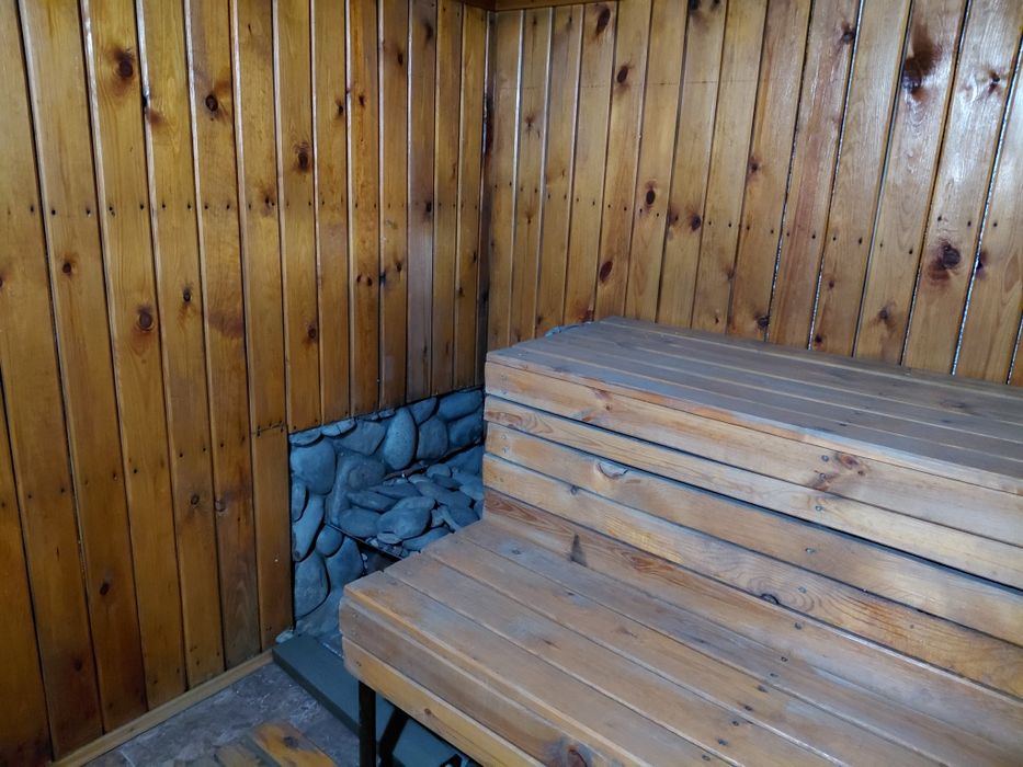 Моншасы бар үлкен үй сатылады