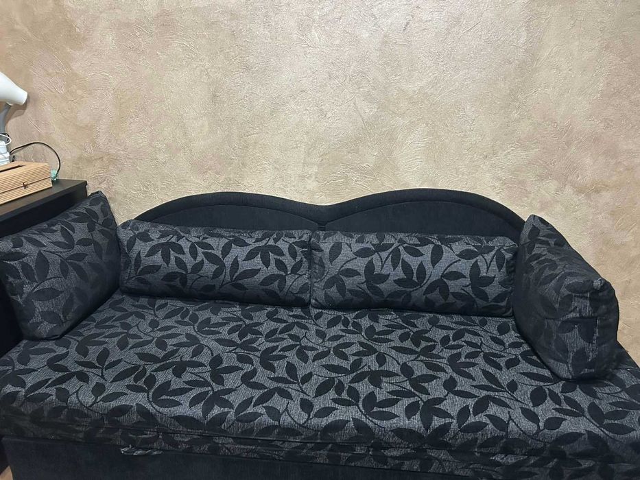 Разтегателен диван