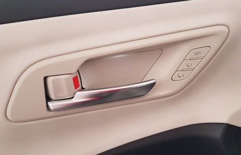 Toyota Crown hybrid 2024