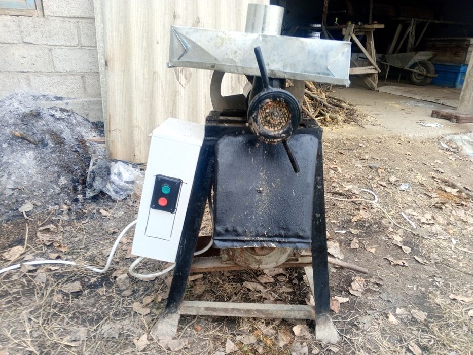 Meserofka sotiladi 380v