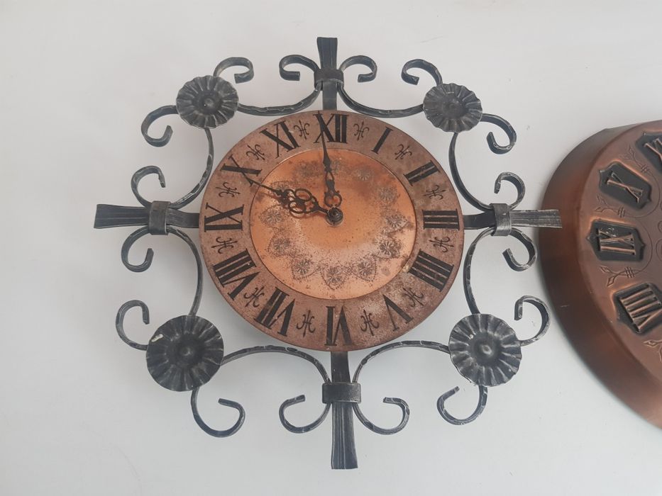 Ceasuri vechi de perete