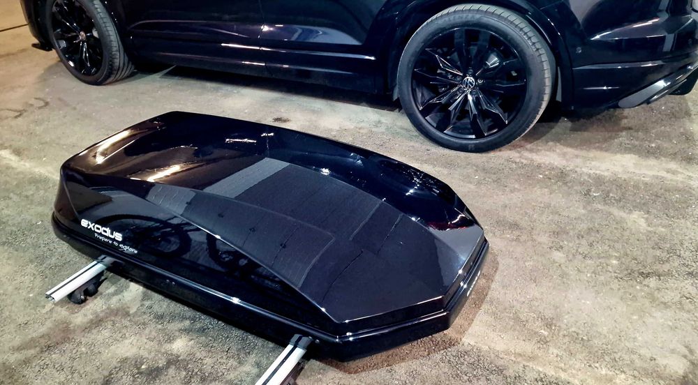 Автобокс Exodus 470L Black Gloss + Алуминиеви Греди