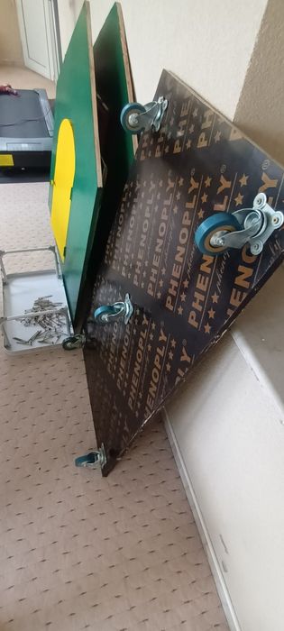 Дървена  колиба  от  кофражни  плоскости