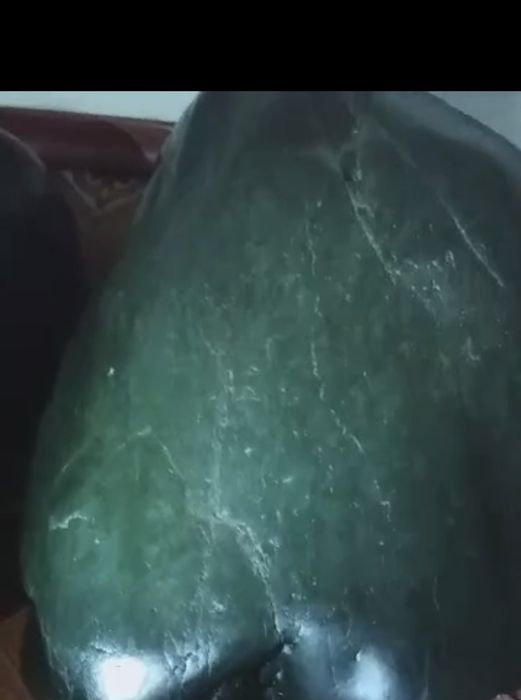 Продам нефрит с документами