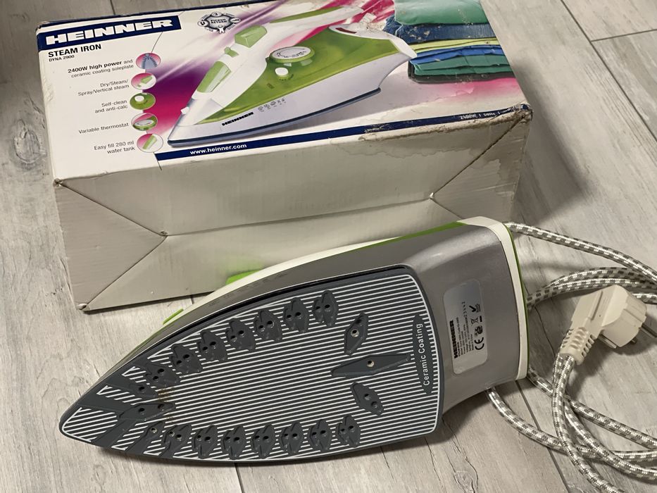 Fier de calcat cu aburi