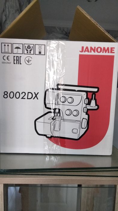 Продам. Новый оверлок! Нож имеется!