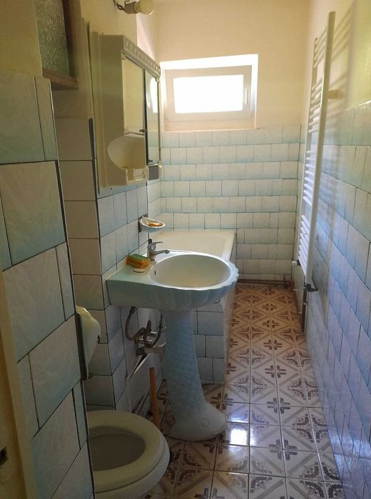 Apartament  3 camere de închiriat