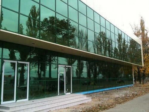 Офис здания балкон ва барча ойналарга 
Тонировка 10% 120% гача 
Солнце