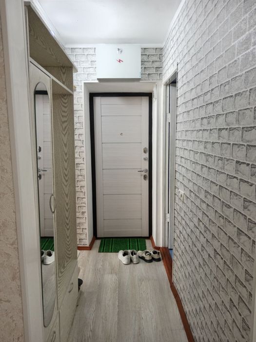 Аренда. Сдаётся трёхкомнатная квартира  метро Шахристанская .